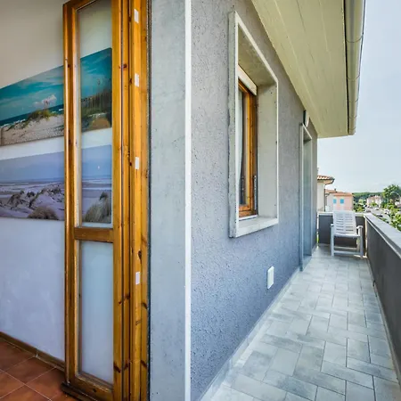 Casa Di Neva By Interhome مارينا دي سيسينا